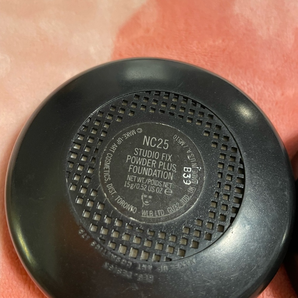 MAC Powder Compact Bundle - Picture 11 of 13